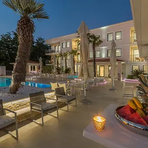 Adeo Hotel